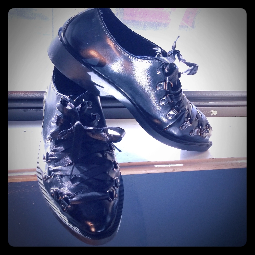 TUK corset jam shoe
